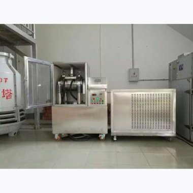 青島微納研發生產的大型低溫粉碎機組實現完全聯動自動化